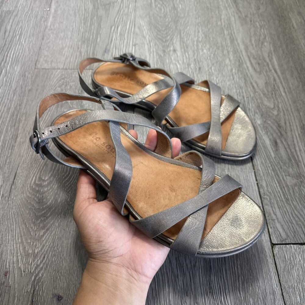 Gentle Souls by Kenneth Cole Lark Crisscross Sandal Pewter size 8.5
